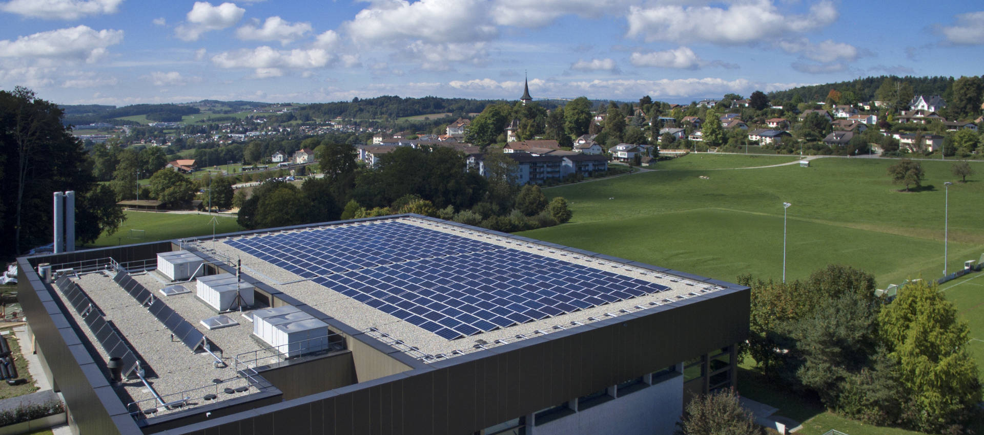 Photo de panneaux solaires photovoltaïques